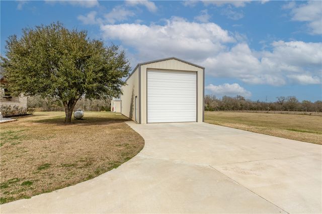 8912 County Road 121, Iola, TX 77861