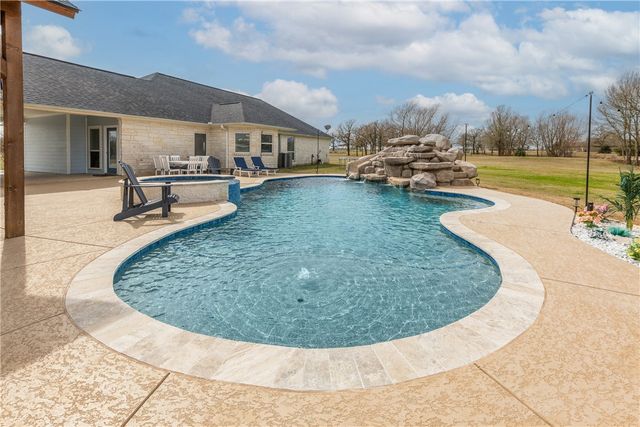 8912 County Road 121, Iola, TX 77861