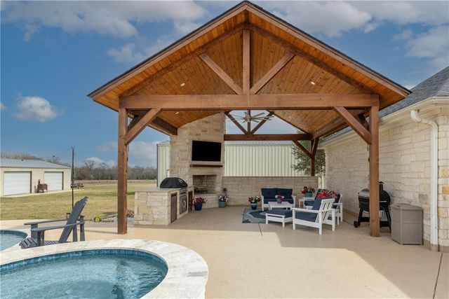 8912 County Road 121, Iola, TX 77861