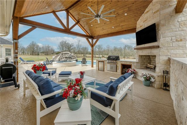 8912 County Road 121, Iola, TX 77861