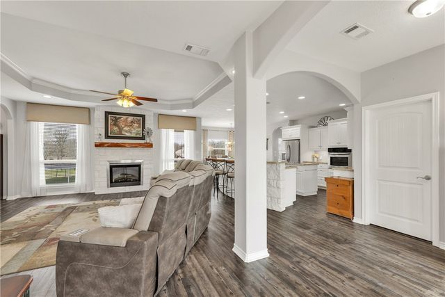 8912 County Road 121, Iola, TX 77861