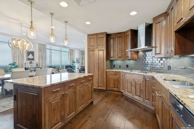 4242 Broadway Apt 1702, San Antonio, TX 78209
