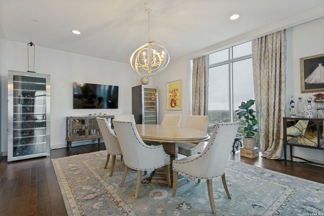 4242 Broadway Apt 1702, San Antonio, TX 78209