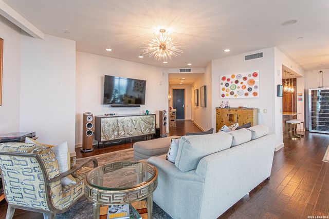 4242 Broadway Apt 1702, San Antonio, TX 78209