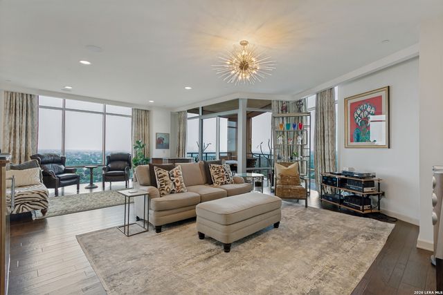 4242 Broadway Apt 1702, San Antonio, TX 78209