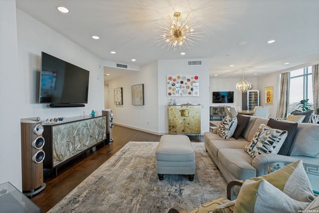 4242 Broadway Apt 1702, San Antonio, TX 78209