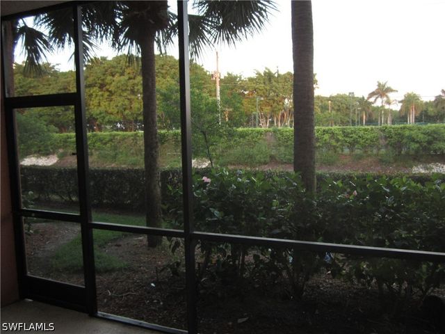 10033 Heather LN 5-502, Naples, FL 34119