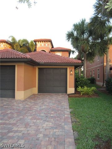 10033 Heather LN 5-502, Naples, FL 34119