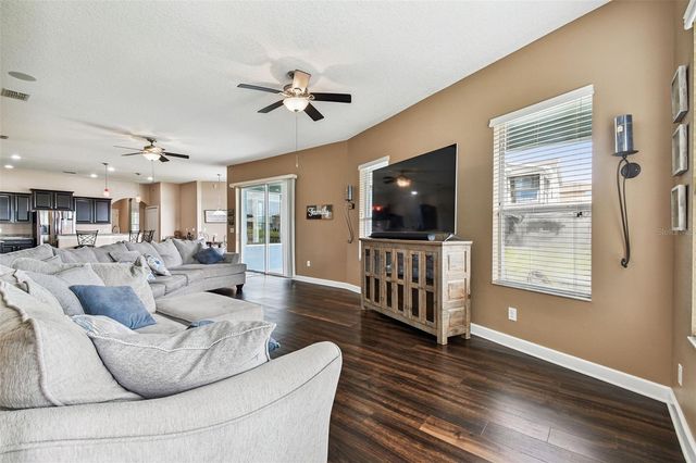 205 ORANGE MILL AVE, Ruskin, FL 33570