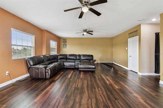205 ORANGE MILL AVE, Ruskin, FL 33570