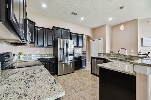 205 ORANGE MILL AVE, Ruskin, FL 33570