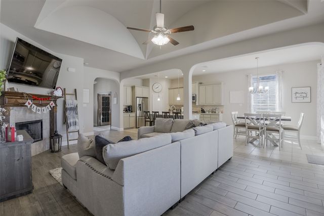 113 Diamond Lane, Waxahachie, TX 75165