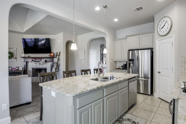 113 Diamond Lane, Waxahachie, TX 75165