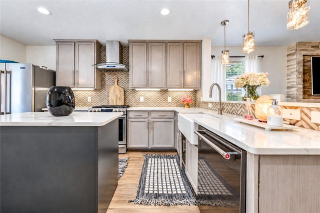 9619 Brandon Rock Lane, Houston, TX 77044