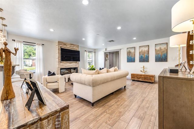 9619 Brandon Rock Lane, Houston, TX 77044