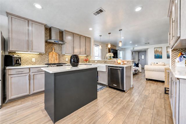 9619 Brandon Rock Lane, Houston, TX 77044