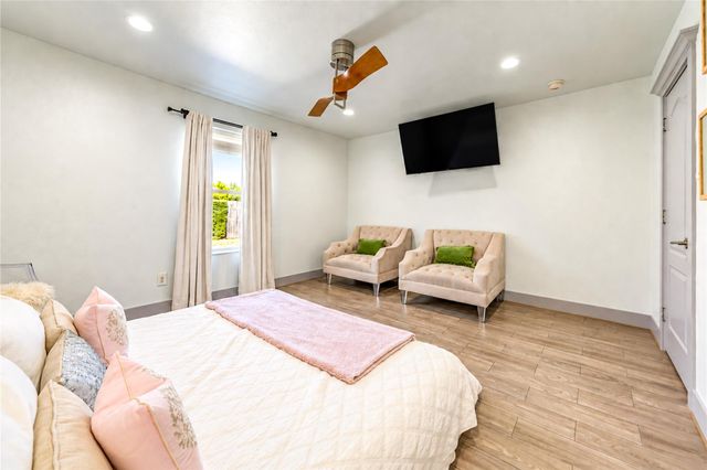 9619 Brandon Rock Lane, Houston, TX 77044