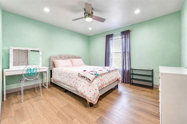 9619 Brandon Rock Lane, Houston, TX 77044