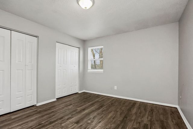 212 N Oak Drive, Belton, MO 64012