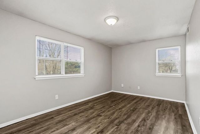 212 N Oak Drive, Belton, MO 64012