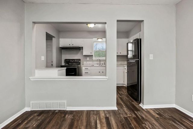 212 N Oak Drive, Belton, MO 64012