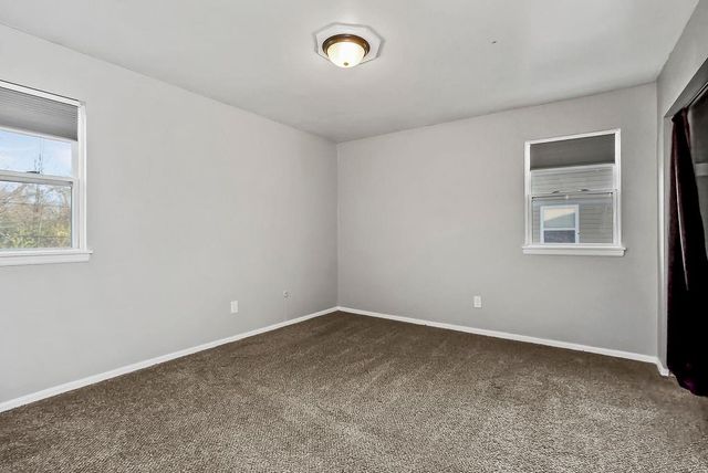 212 N Oak Drive, Belton, MO 64012