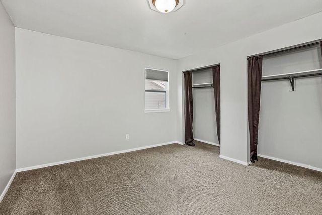212 N Oak Drive, Belton, MO 64012