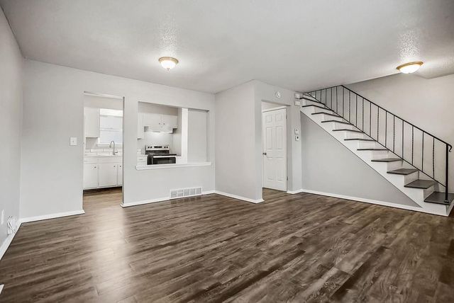 212 N Oak Drive, Belton, MO 64012