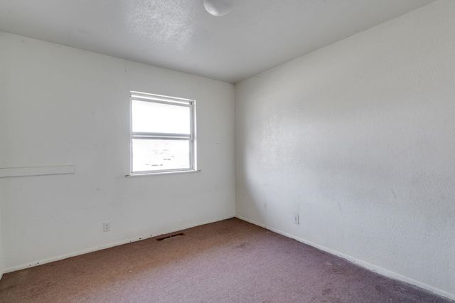 1501 E Berkeley St, Wichita, KS 67216