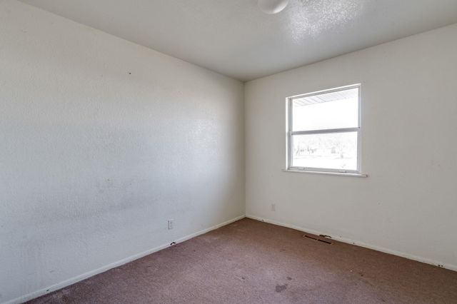 1501 E Berkeley St, Wichita, KS 67216