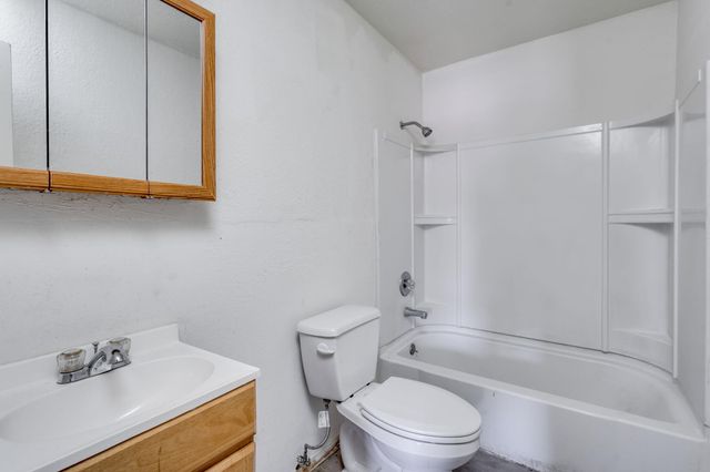 1501 E Berkeley St, Wichita, KS 67216