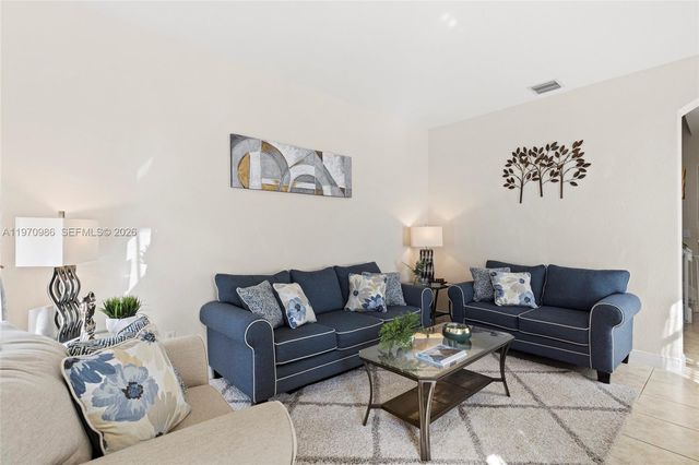 6959 Julia Gardens Drive, Coconut Creek, FL 33073