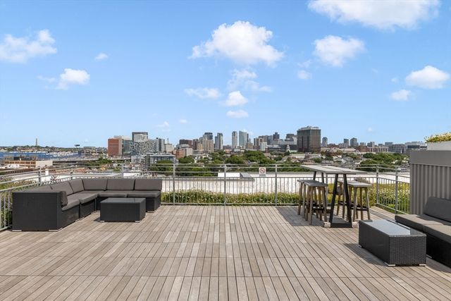 9 Medford 405, Somerville, MA 02143