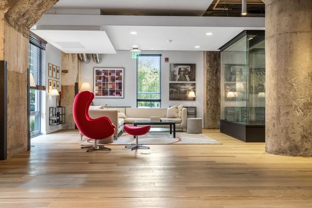 9 Medford 405, Somerville, MA 02143