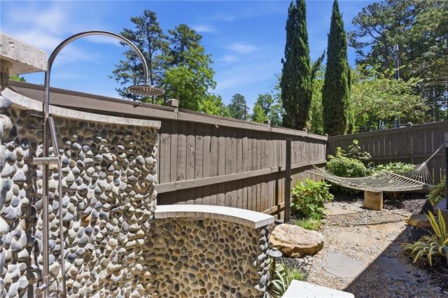 200 Old Ivy Road NE, Atlanta, GA 30342