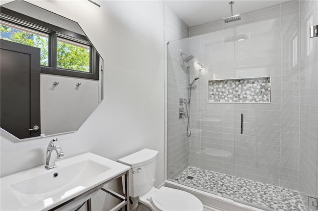 200 Old Ivy Road NE, Atlanta, GA 30342