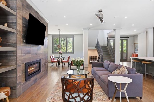 200 Old Ivy Road NE, Atlanta, GA 30342