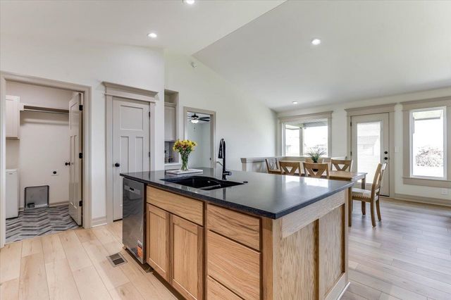2231 E Arrowhead St, Andover, KS 67002