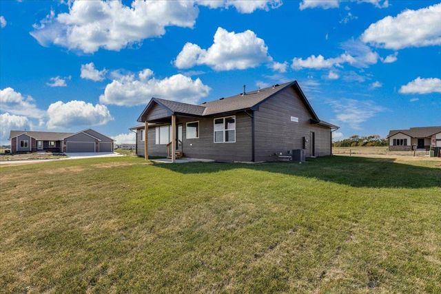 2231 E Arrowhead St, Andover, KS 67002