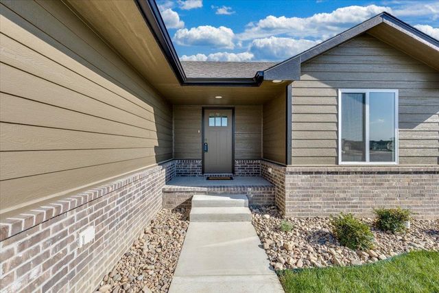 2231 E Arrowhead St, Andover, KS 67002