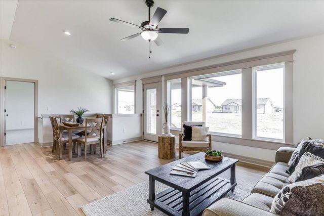 2231 E Arrowhead St, Andover, KS 67002