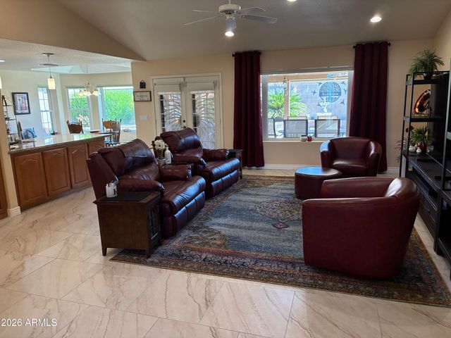 11046 E NEVILLE Avenue, Mesa, AZ 85209