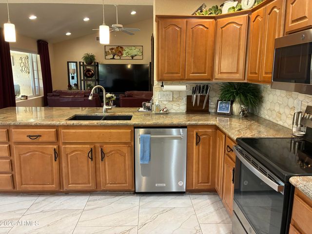 11046 E NEVILLE Avenue, Mesa, AZ 85209