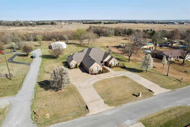 406 S East Dr, Fletcher, OK 73541