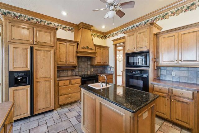 406 S East Dr, Fletcher, OK 73541