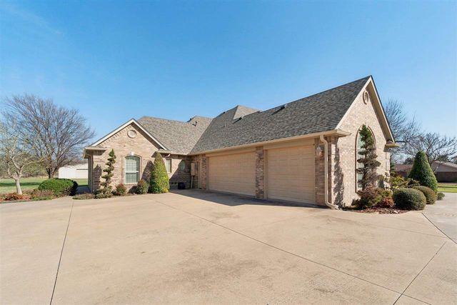 406 S East Dr, Fletcher, OK 73541