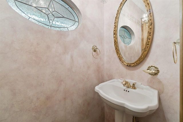 406 S East Dr, Fletcher, OK 73541