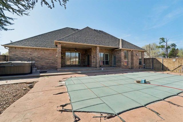 406 S East Dr, Fletcher, OK 73541
