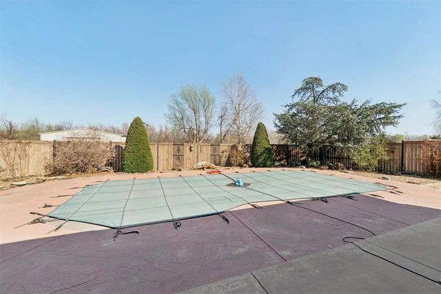 406 S East Dr, Fletcher, OK 73541