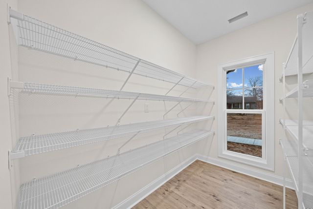 950 Palmyra Rd, Clarksville, TN 37040